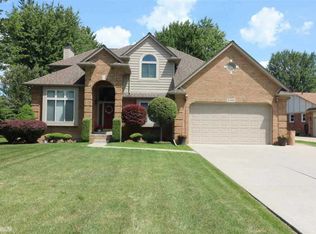 47426 North Ave, Macomb, MI 48042