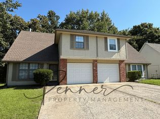 3611 SW McDanial Ave, Blue Springs, MO 64015