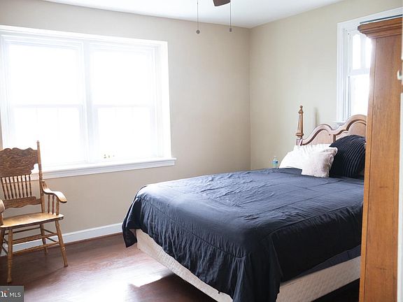 5th image of 1133 Knorr St