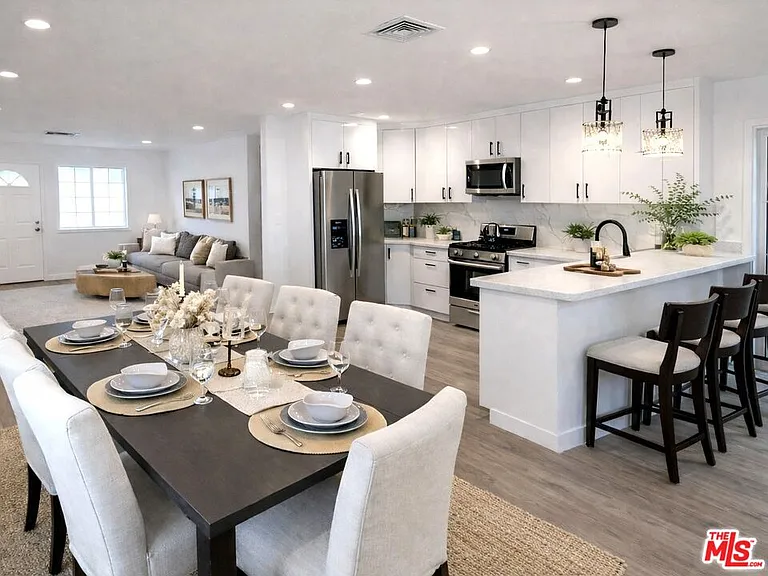 4522 Mammoth Ave — Photo 3