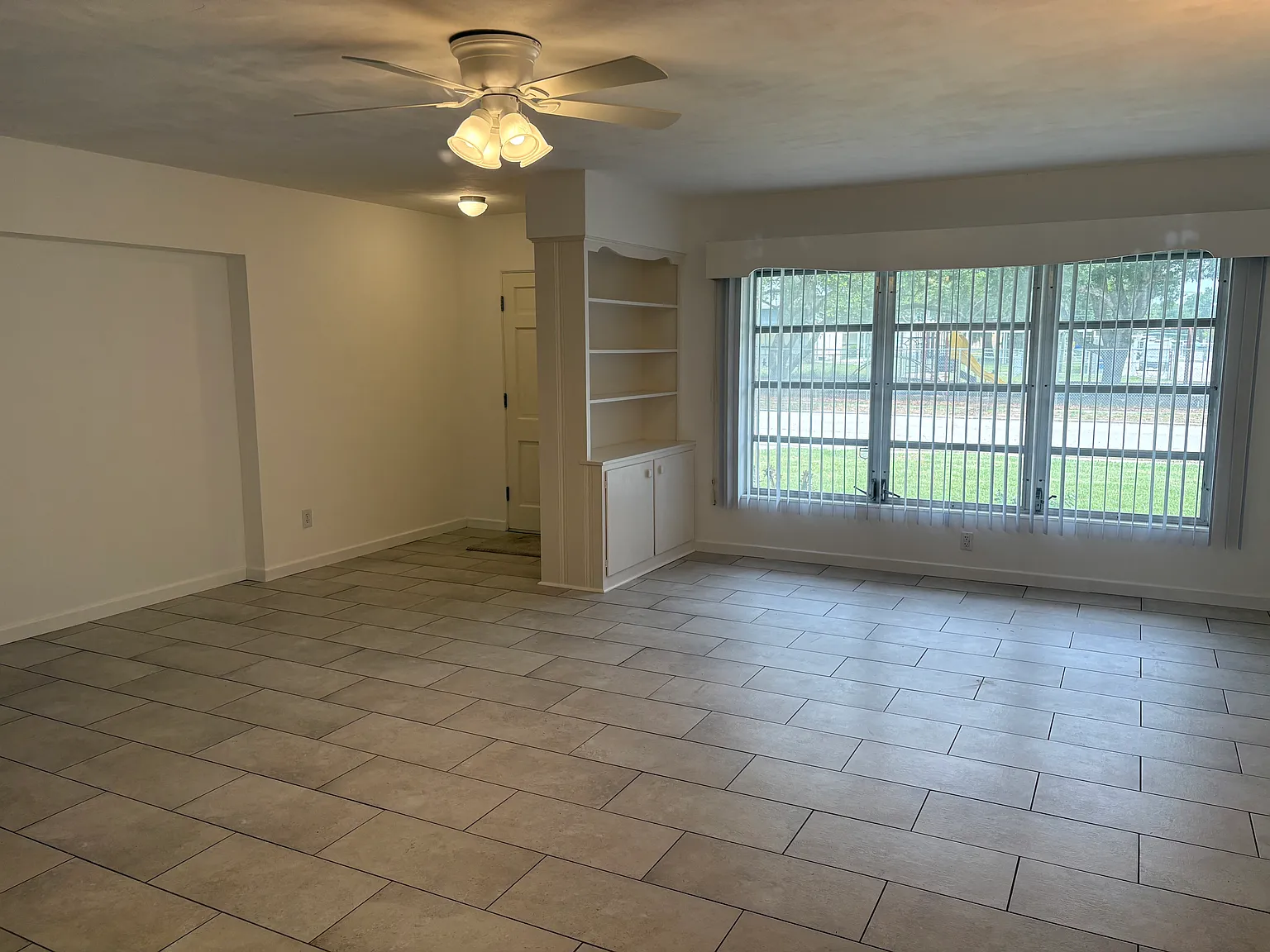 3 bed, 1411 sqft, $1,600 — Photo 2