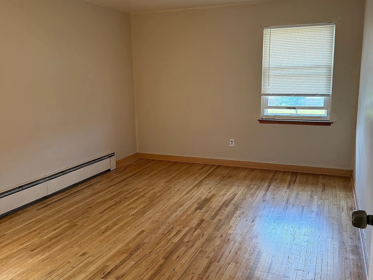2 bed, 1100 sqft, $1,350 — Photo 4