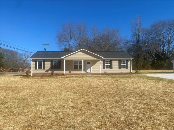 1709 Gene Hudson Dr, Lancaster, SC 29720