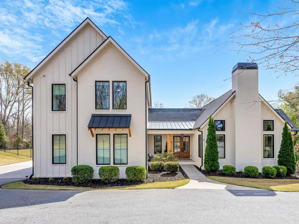 71 Blacks Dr, Greenville, SC 29615