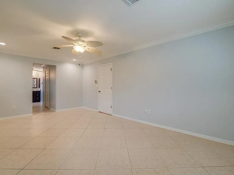 2103 SE 8th Ave — Photo 28