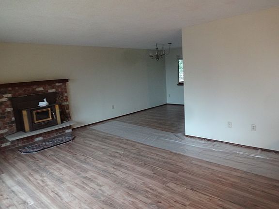 3rd image of 3538 Francis Dr SE