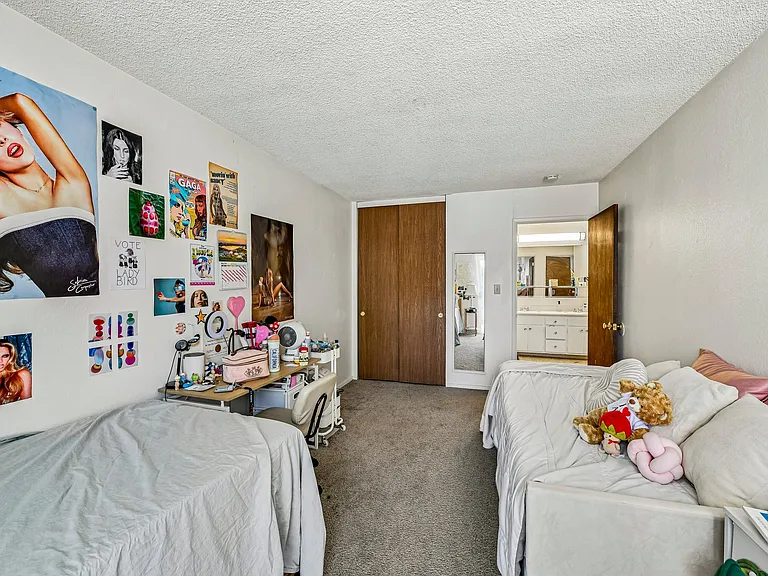 Viking Apartments — Photo 11