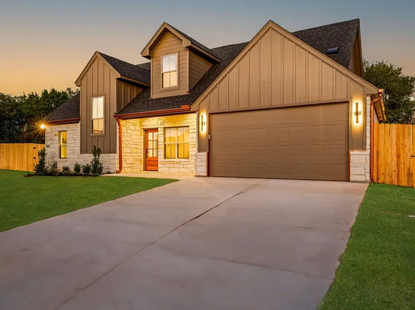 2801 Brazos River Dr, Granbury, TX 76048