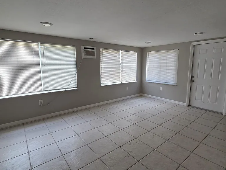 3818 Everglades Rd — Photo 9