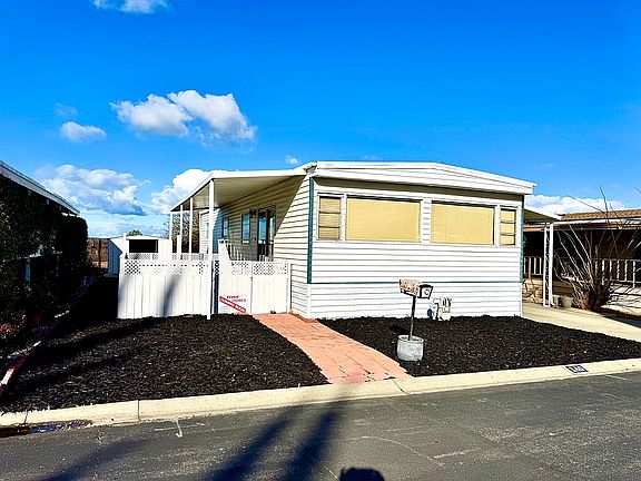 3rd image of 140 Paulette Way
