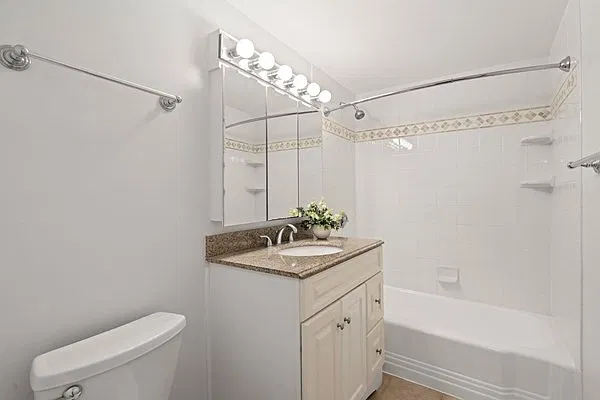 2 bed, 997 sqft, $2,900 — Photo 4