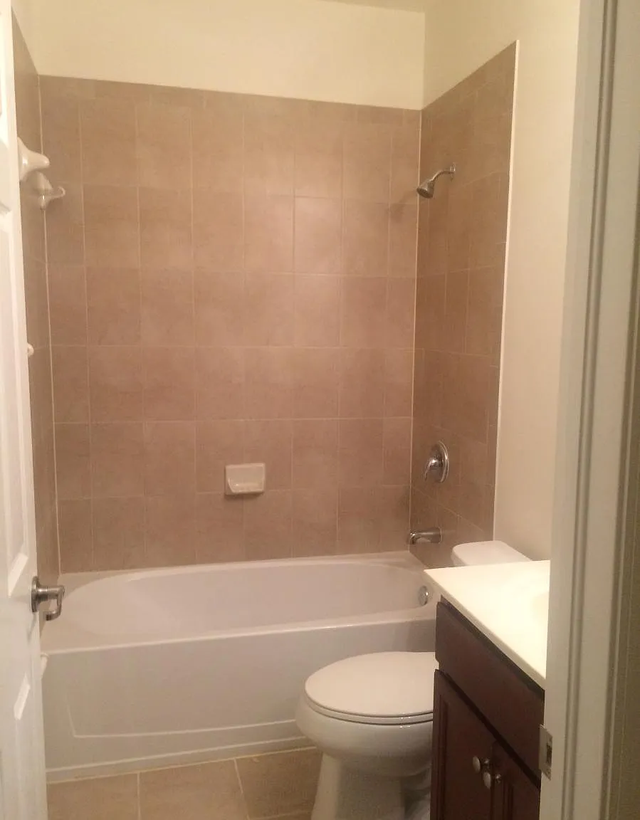 4 bed, 3.5 bath, 1713 sqft, $2,950 — Photo 3