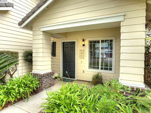 2nd image of 2000 Bridle Creek Cir