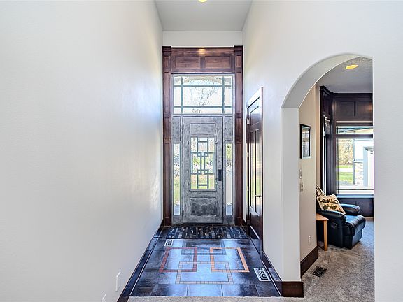 5th image of 6713 Augustine Ct