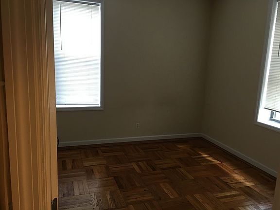4th image of 3767 63rd St APT 4D