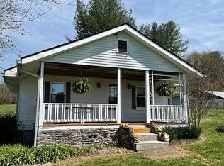 942 Mills Gap Rd, Fletcher, NC 28732