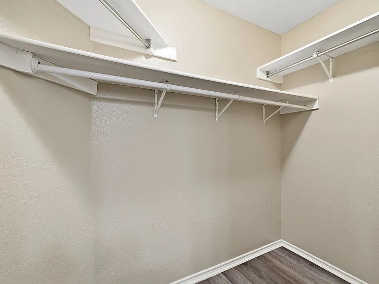 151 McLennan Oak — Photo 20