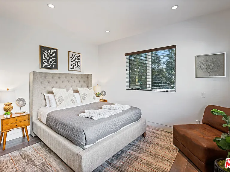 8514 Franklin Ave — Photo 35