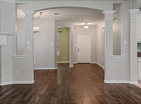 5th image of 933 Lake Worth Trl