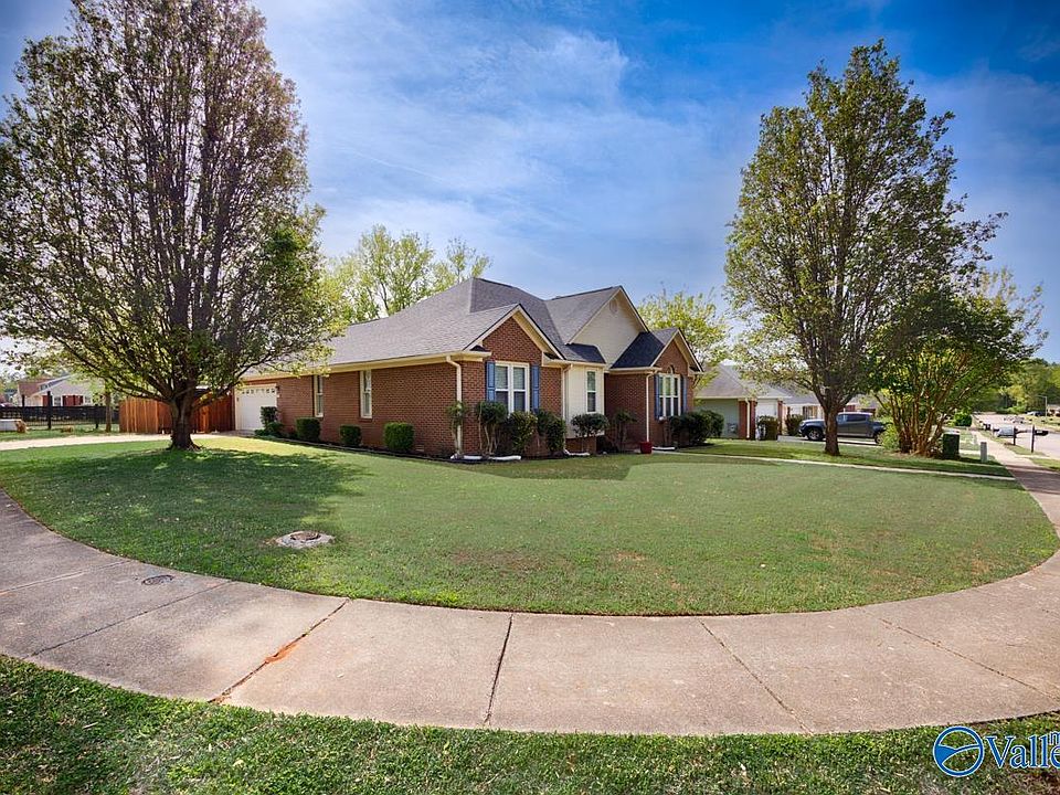 1st image of 180 Jarrett Ln