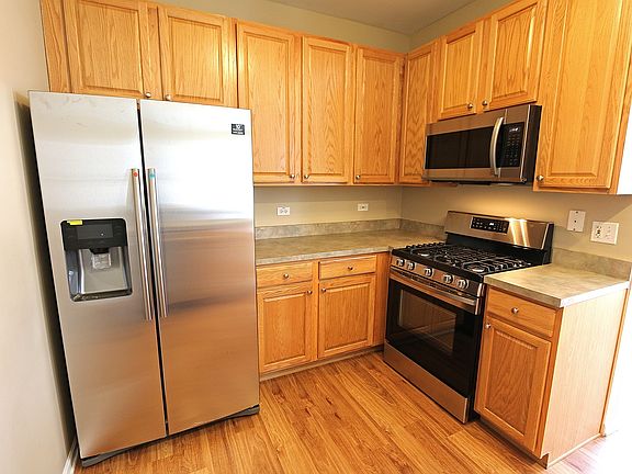 5th image of 4161 Blackstone Dr