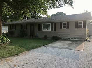 136 Stevens St, Nokomis, IL 62075