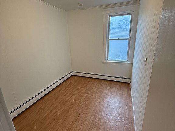 5th image of 93 Avenue E Floor 1