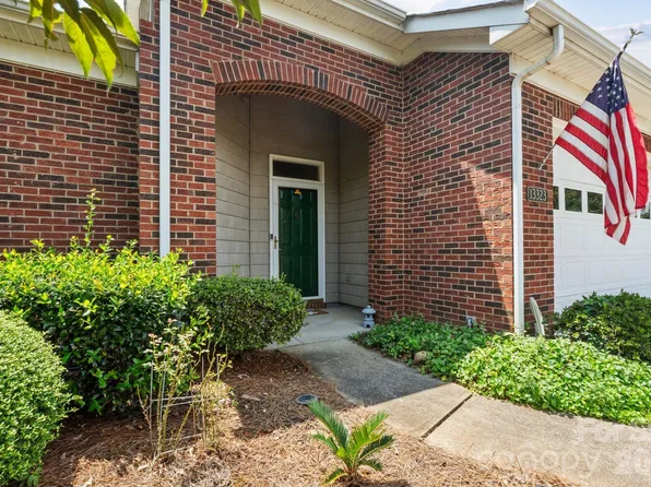 13323 Mint Lake Dr, Matthews, NC 28105