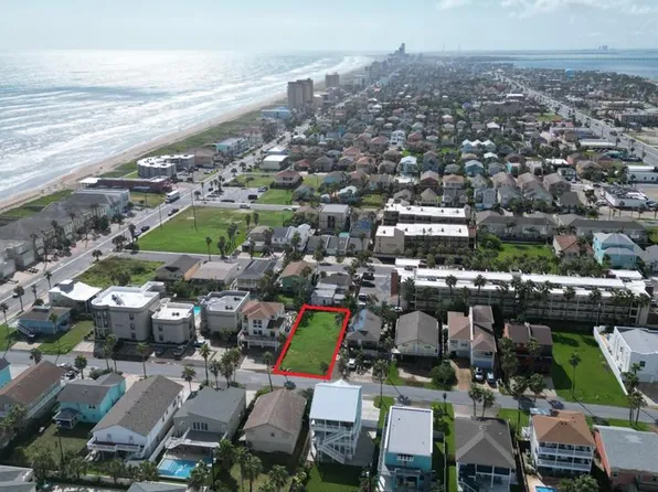 121 E Georgia Ruth Dr, South Padre Island, TX 78597