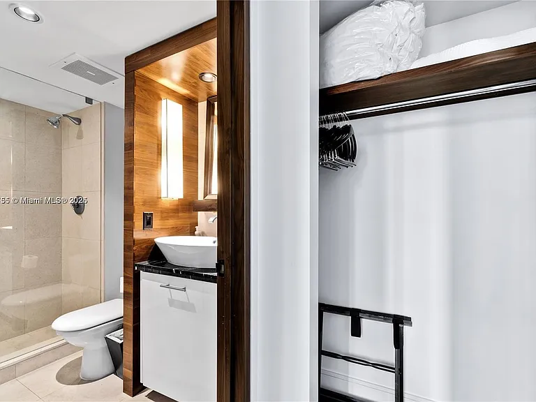 6801 Collins Ave #818 — Photo 16