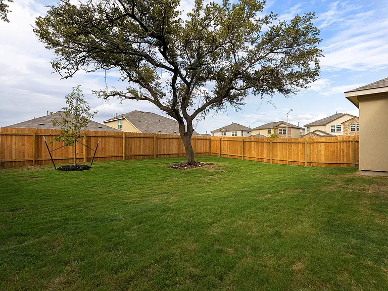 229 Hummingbird Flight Dr — Photo 23