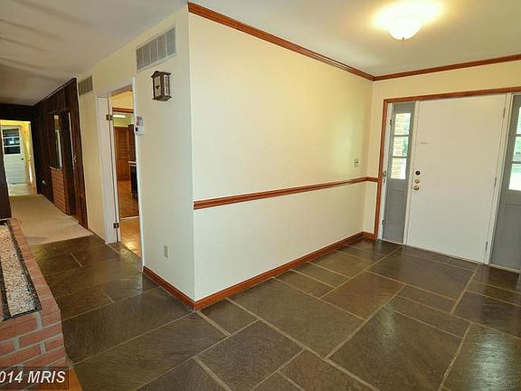 3rd image of 368 White Cedar Ln