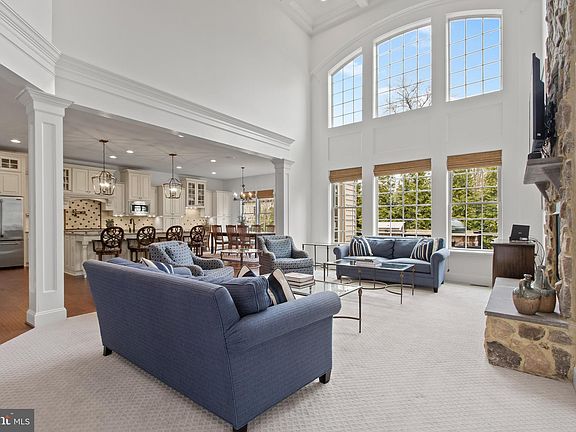 3rd image of 1384 Bishop Crest Ct