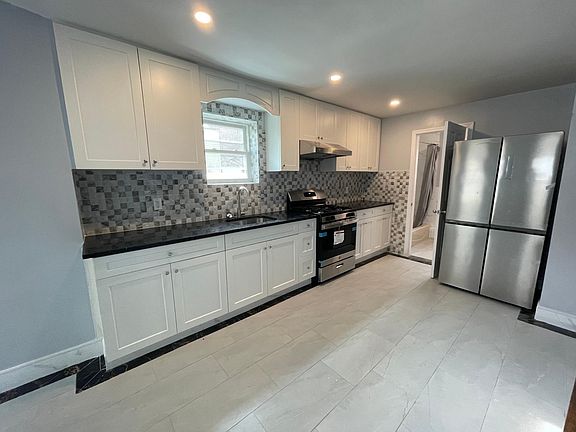 4th image of 55-64 61st St #3