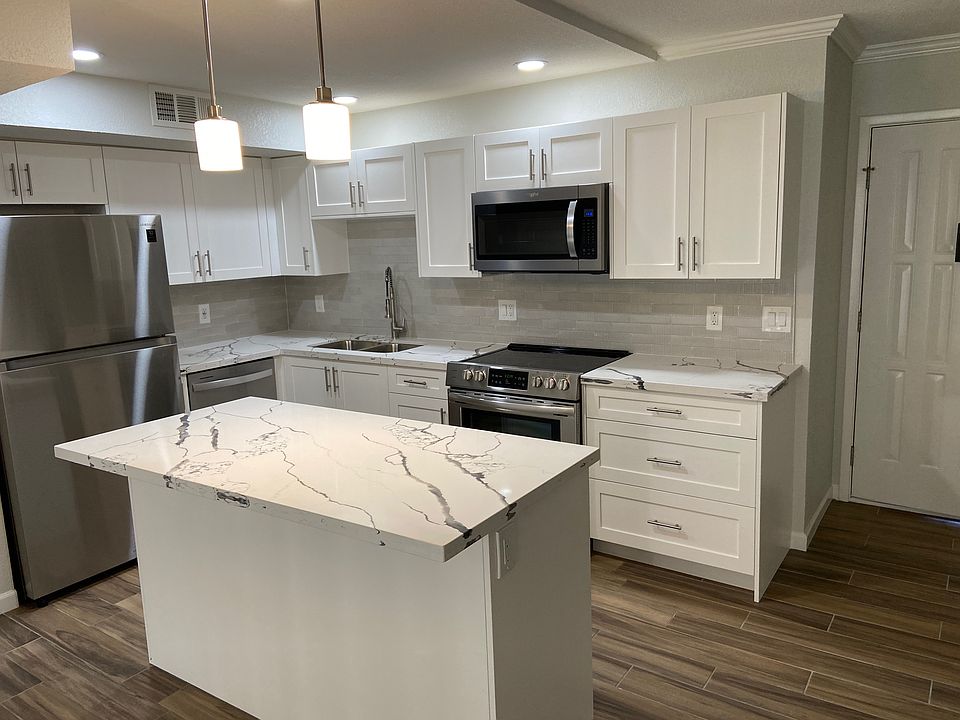 1st image of 8649 E Royal Palm Rd