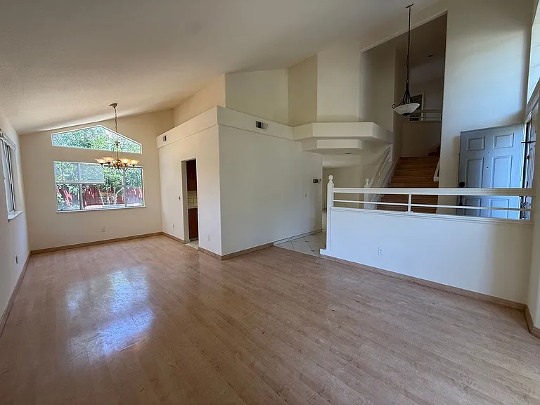 581 Hellyer Ave — Photo 18
