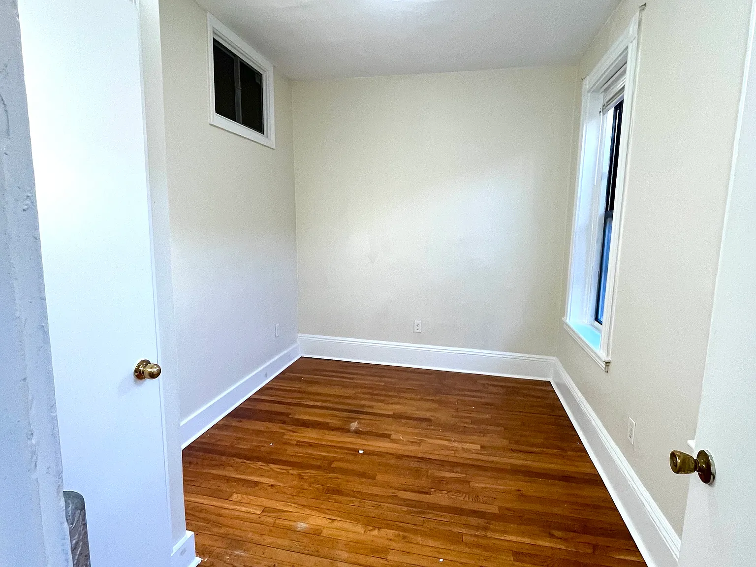 2 bed, 9999 sqft, $3,100 — Photo 4