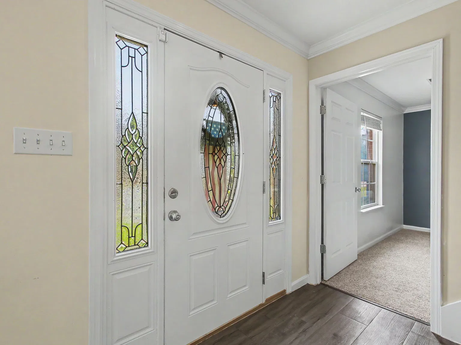 3 bed, 2.5 bath, 2048 sqft, $2,550 — Photo 4