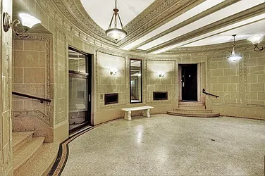 Rented by R New York