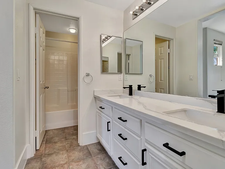 2822 Escala Cir — Photo 22