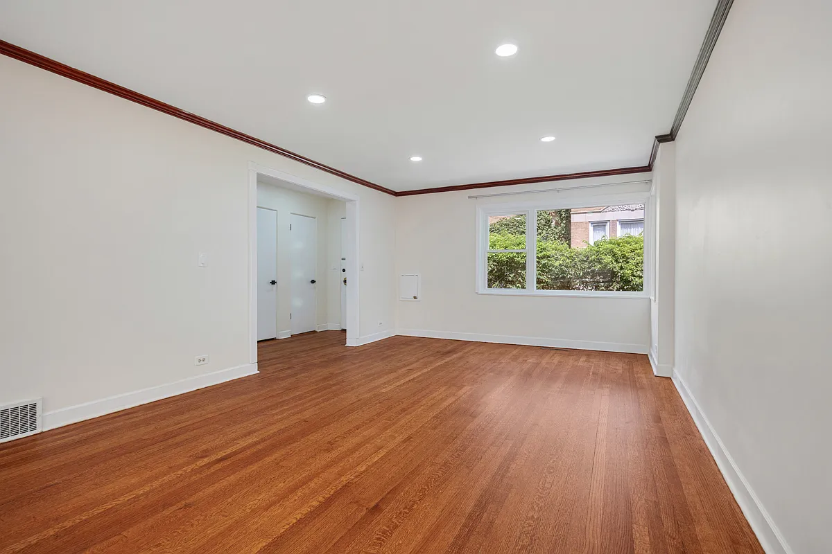 3 bed, 1.5 bath, 1600 sqft, $2,995 — Photo 4