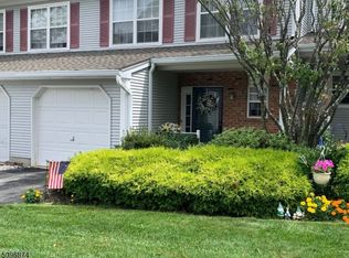 67 Hickory Way, Mount Arlington, NJ 07856