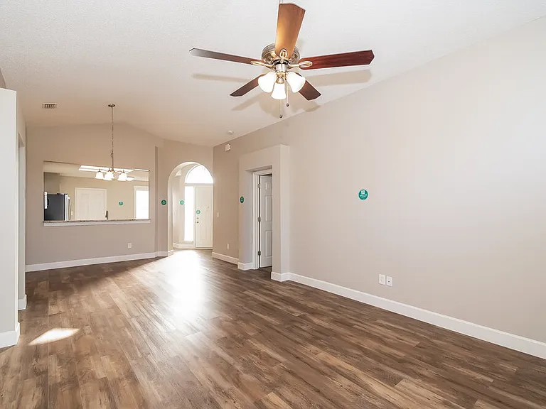 1544 Slash Pine Ct — Photo 2
