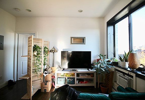 3rd image of 36 Suydam St #4H