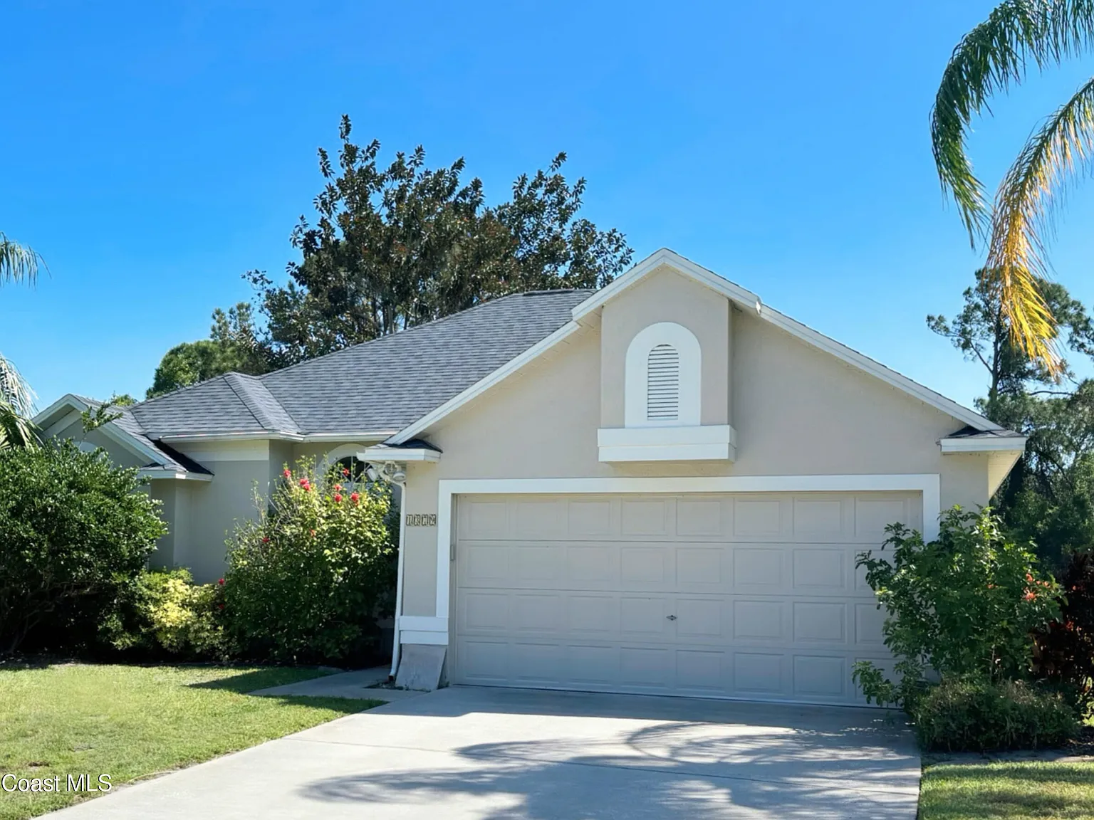 3 bed, 2.0 bath, 1385 sqft, $2,450 — Photo 1