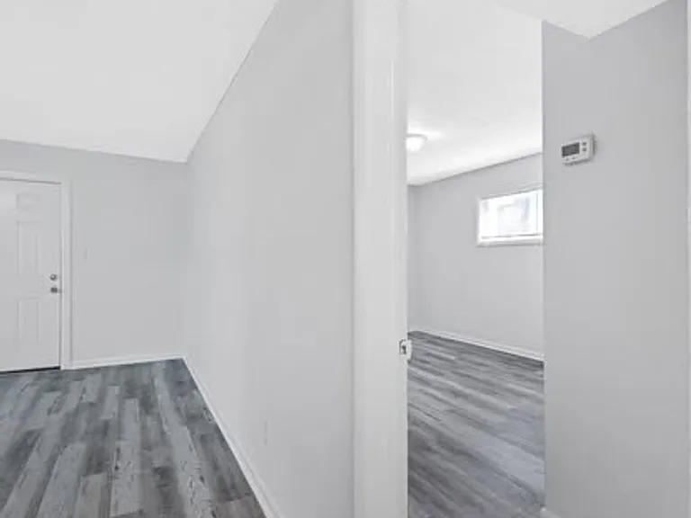 642 Dresden Dr — Photo 22