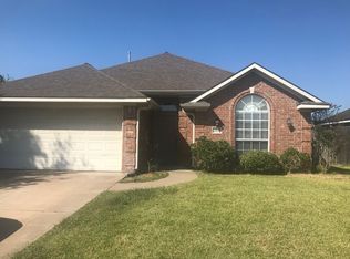 2407 Trace Mdws, College Station, TX 77845