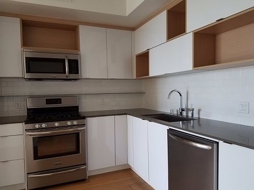 5th image of 4044 Redwood Ave APT 404