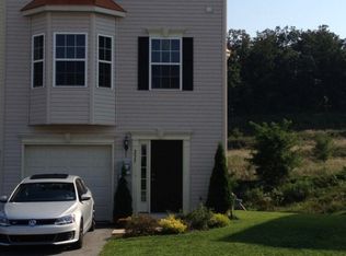 235 Country Ridge Dr, Red Lion, PA 17356