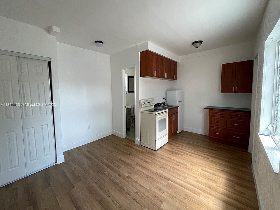 2nd image of 5837 Pierce St #3